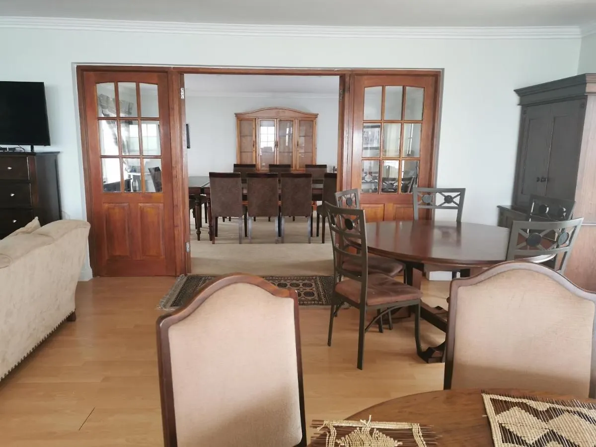 Hotel Blouberg Manor à Bloubergstrand Maison d'hôtes